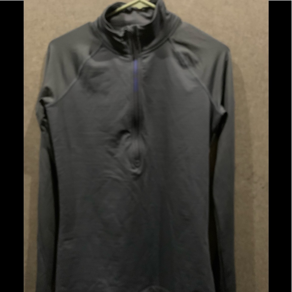Brand New Women’s Nike Pro Hyperwarm Pullover.